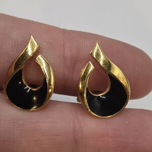 Vintate Napier Black Enamel And Gold Tone Tear Drop Chic Clip On Earrings